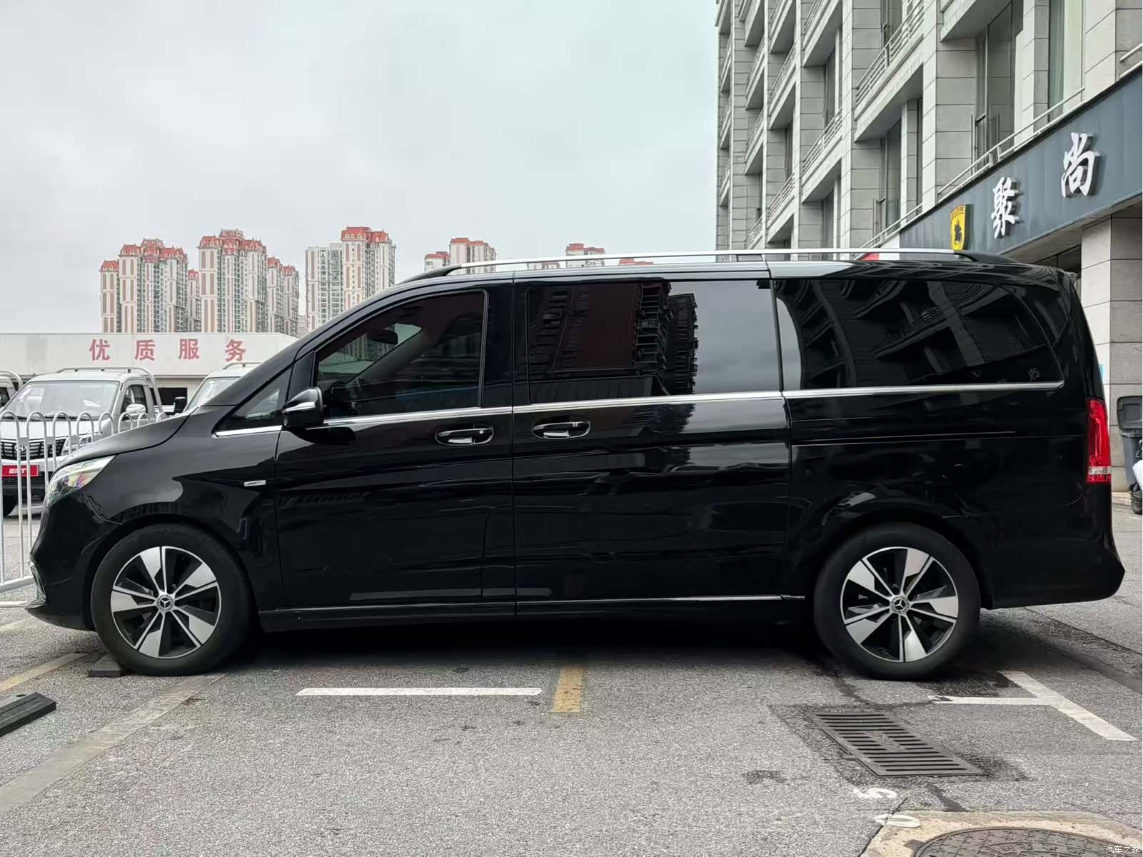 Mercedes-Benz V-Class, 2024 8