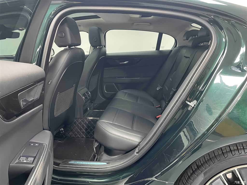Land Rover XEL, 2022 17