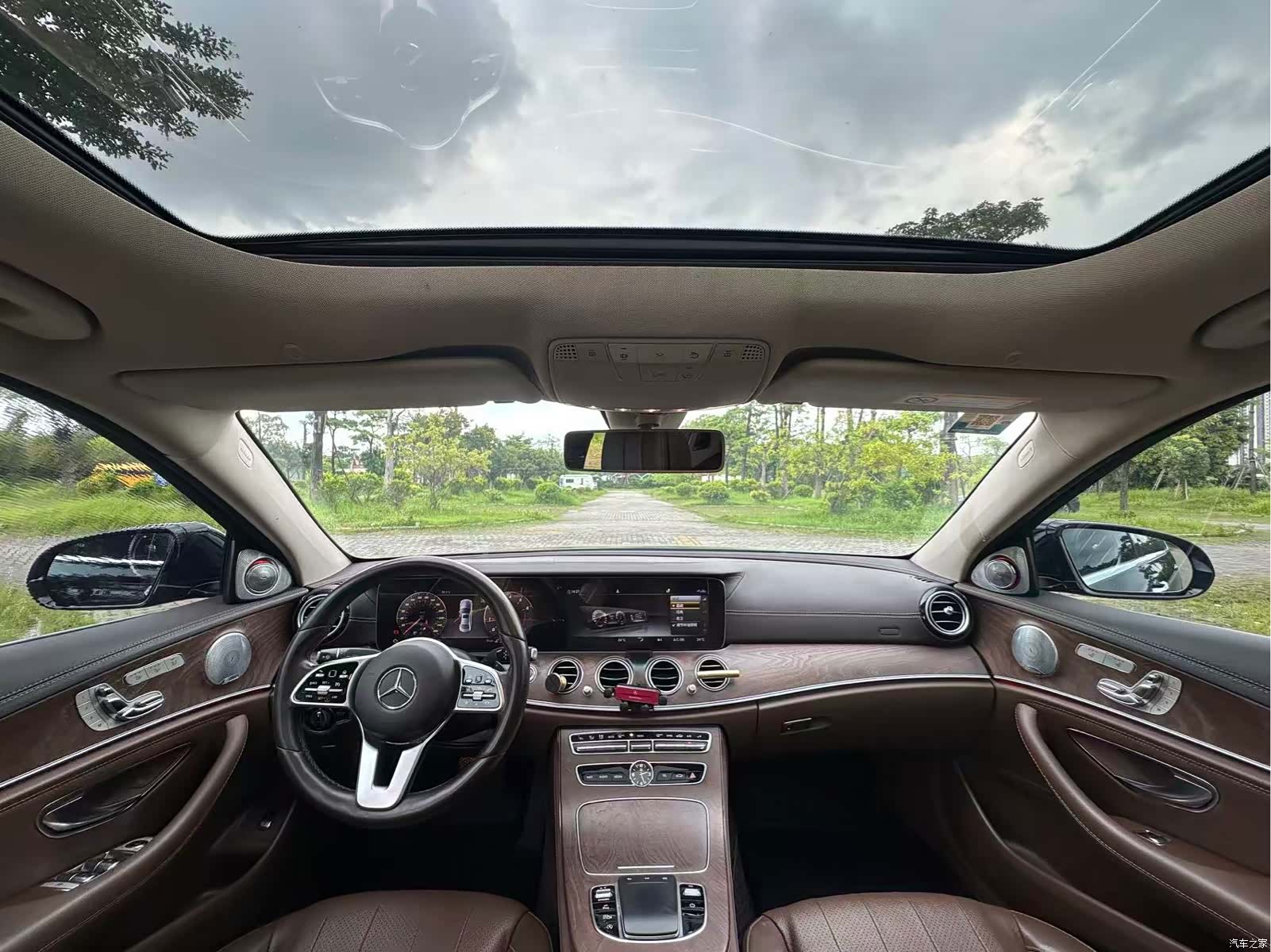 Mercedes-Benz E-Class, 2019 6