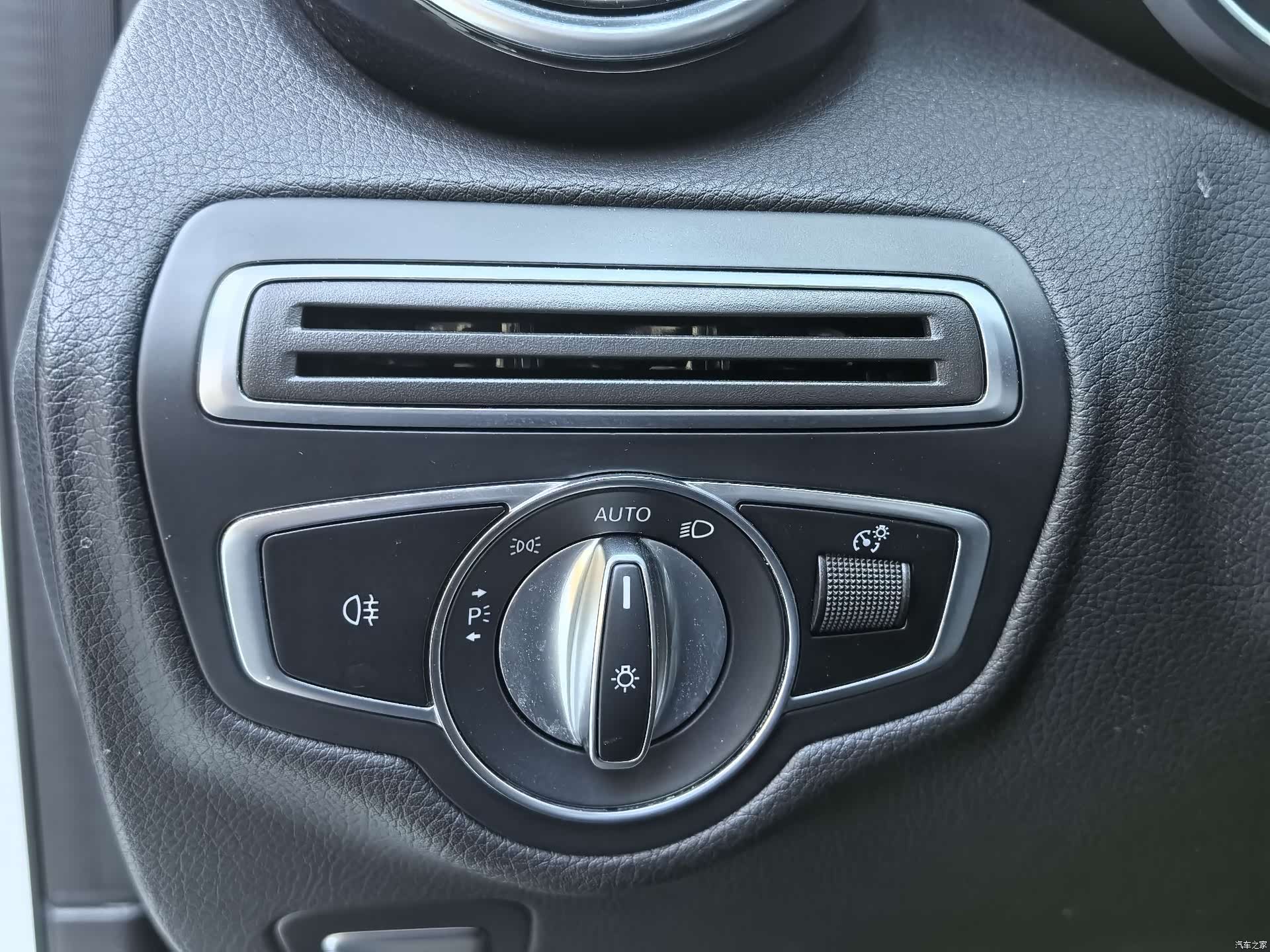 Mercedes-Benz C-Class, 2020 15