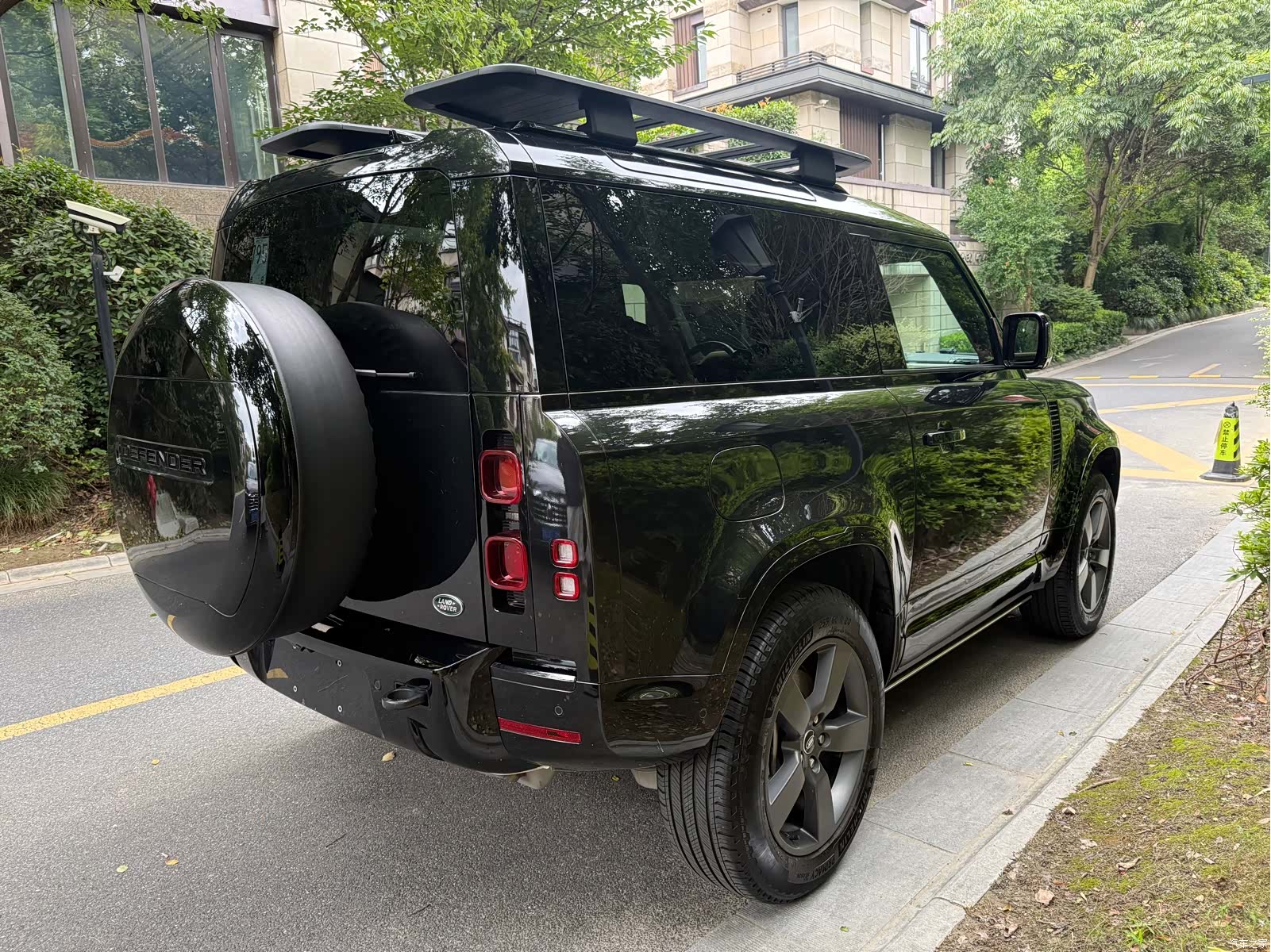 Land Rover Defender, 2025 4