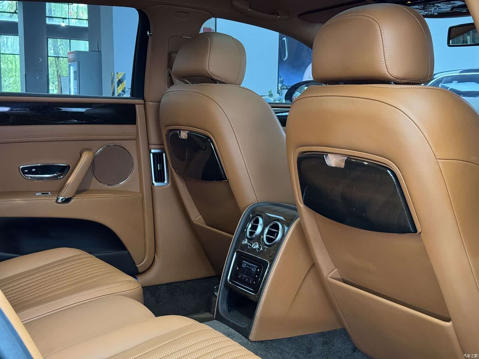 Bentley Flying Spur, 2018 15