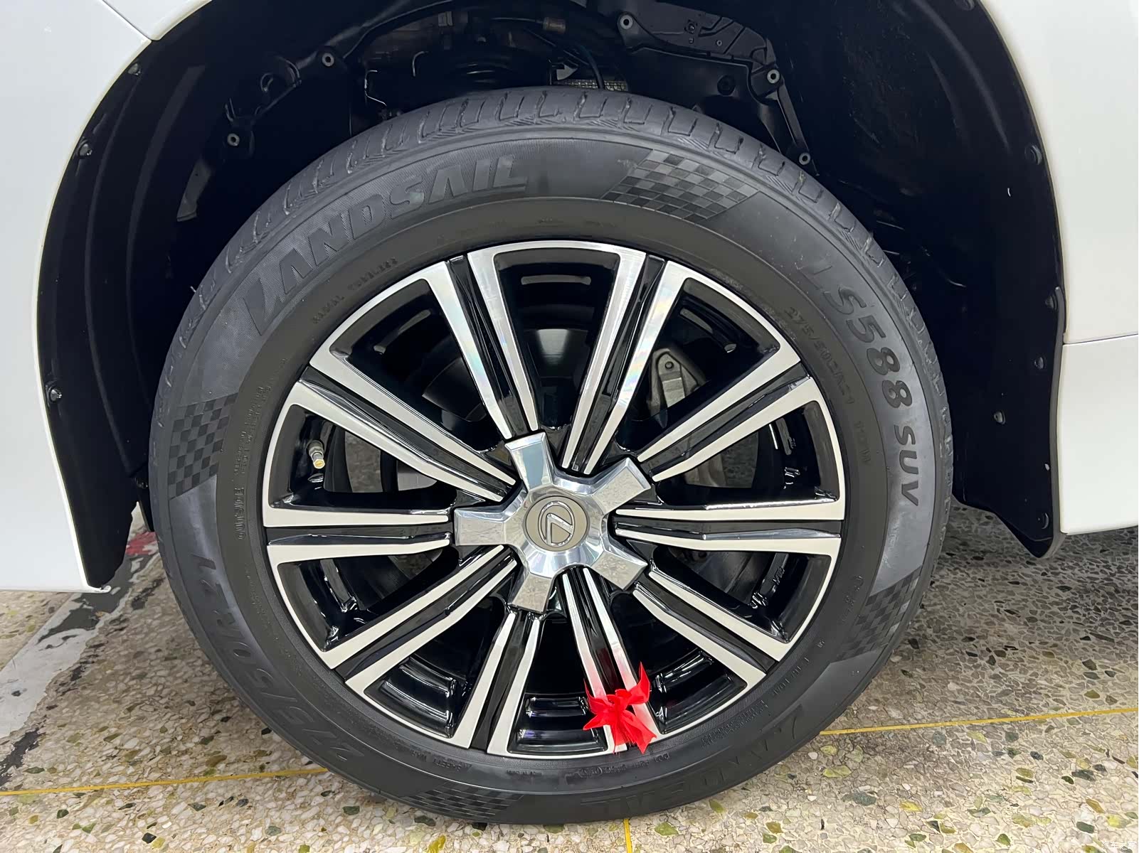 Lexus LX, 2016 13