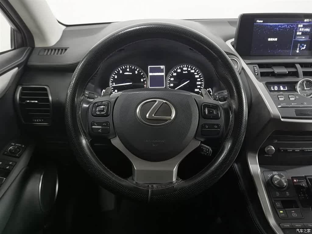 Lexus NX, 2020 11