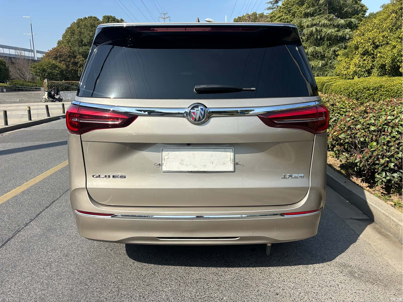 Buick GL8, 2023 4