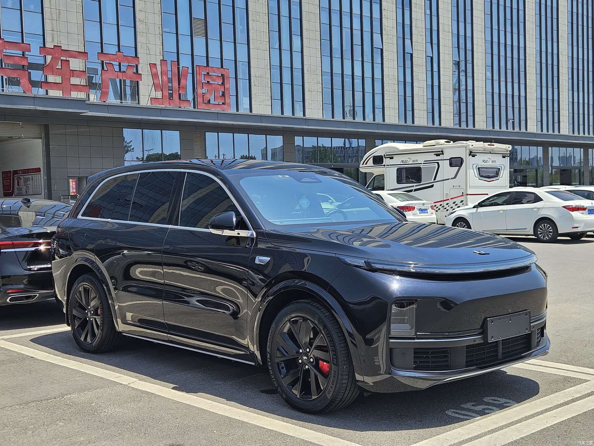 Li Auto L8, 2023 3