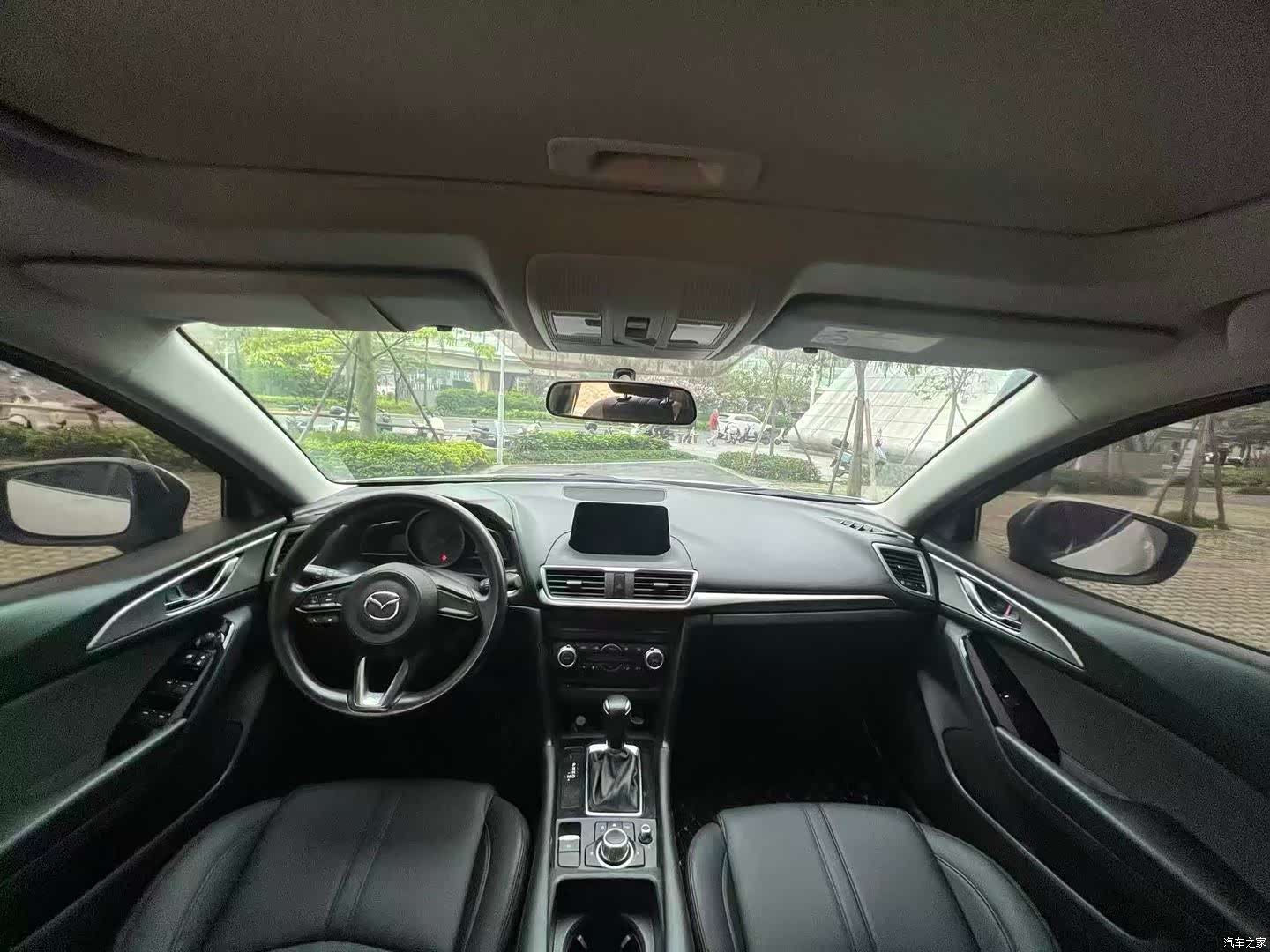 Mazda Mazda3, 2018 все фото