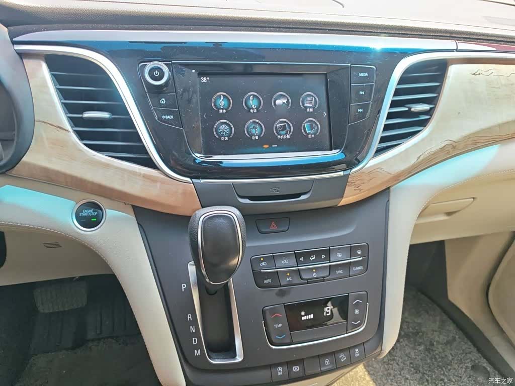 Buick GL8, 2019 6