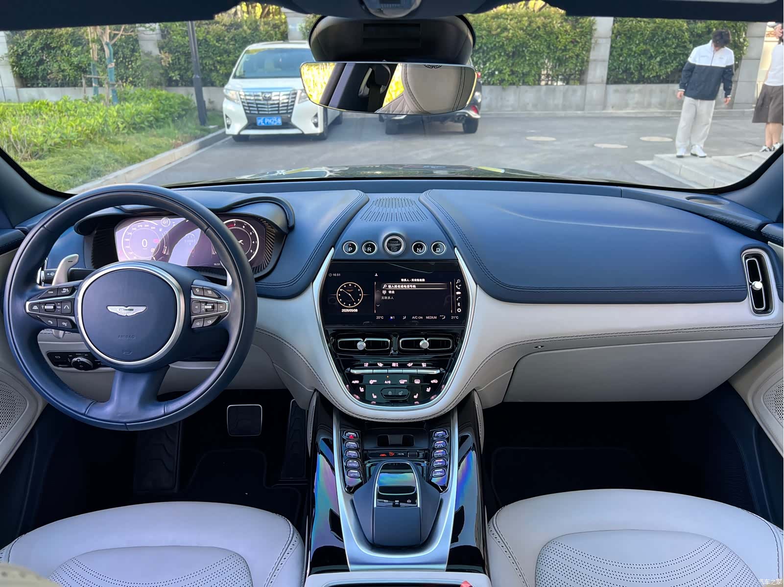 Aston Martin DBX, 2024 17