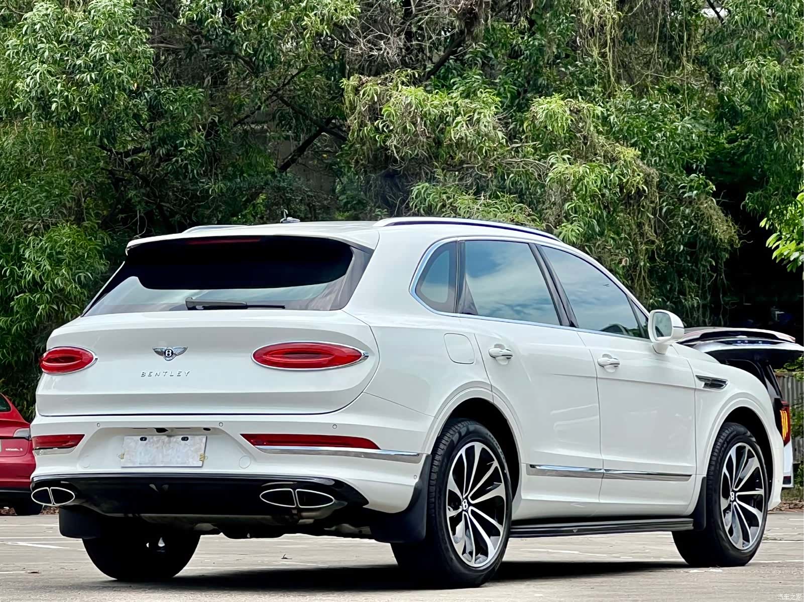 Bentley Bentayga, 2021 4