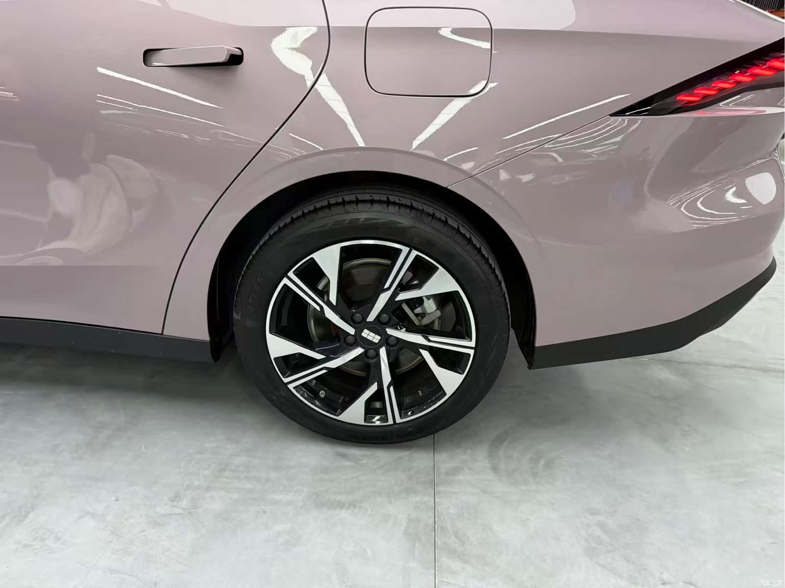 Geely Galaxy L6, 2024 14