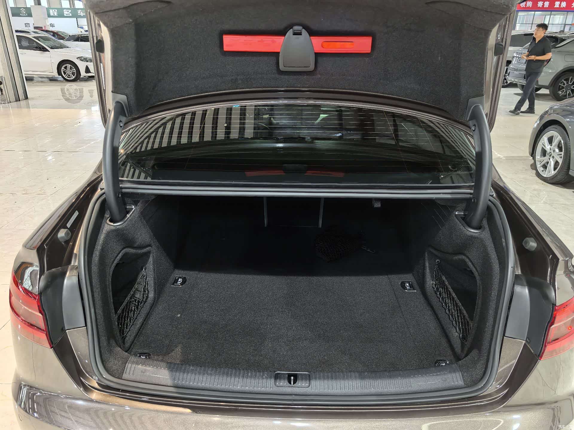 Audi A4L, 2017 3