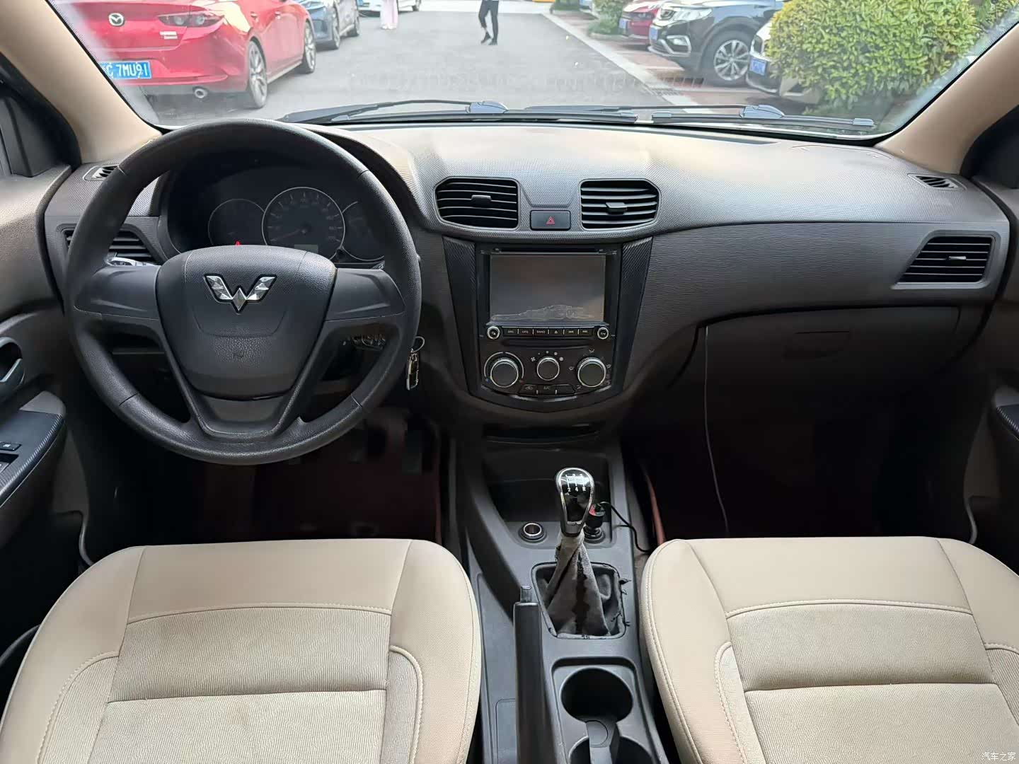 Wuling Hongguang, 2015 все фото