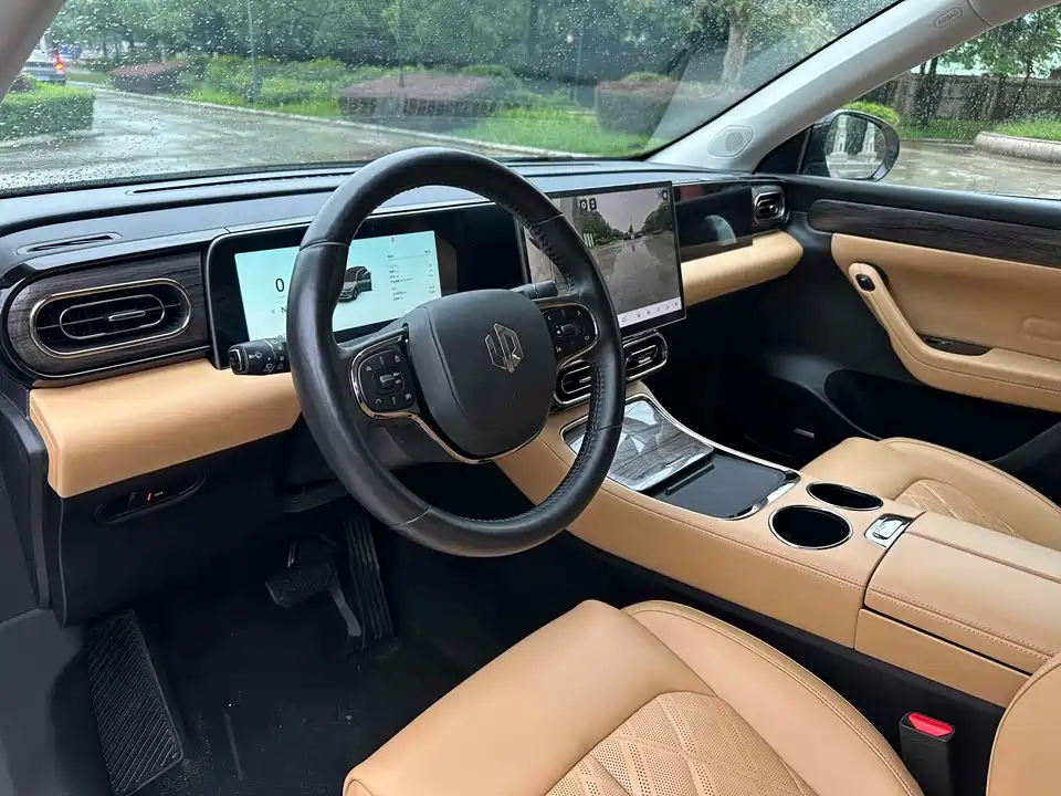 Leapmotor C11