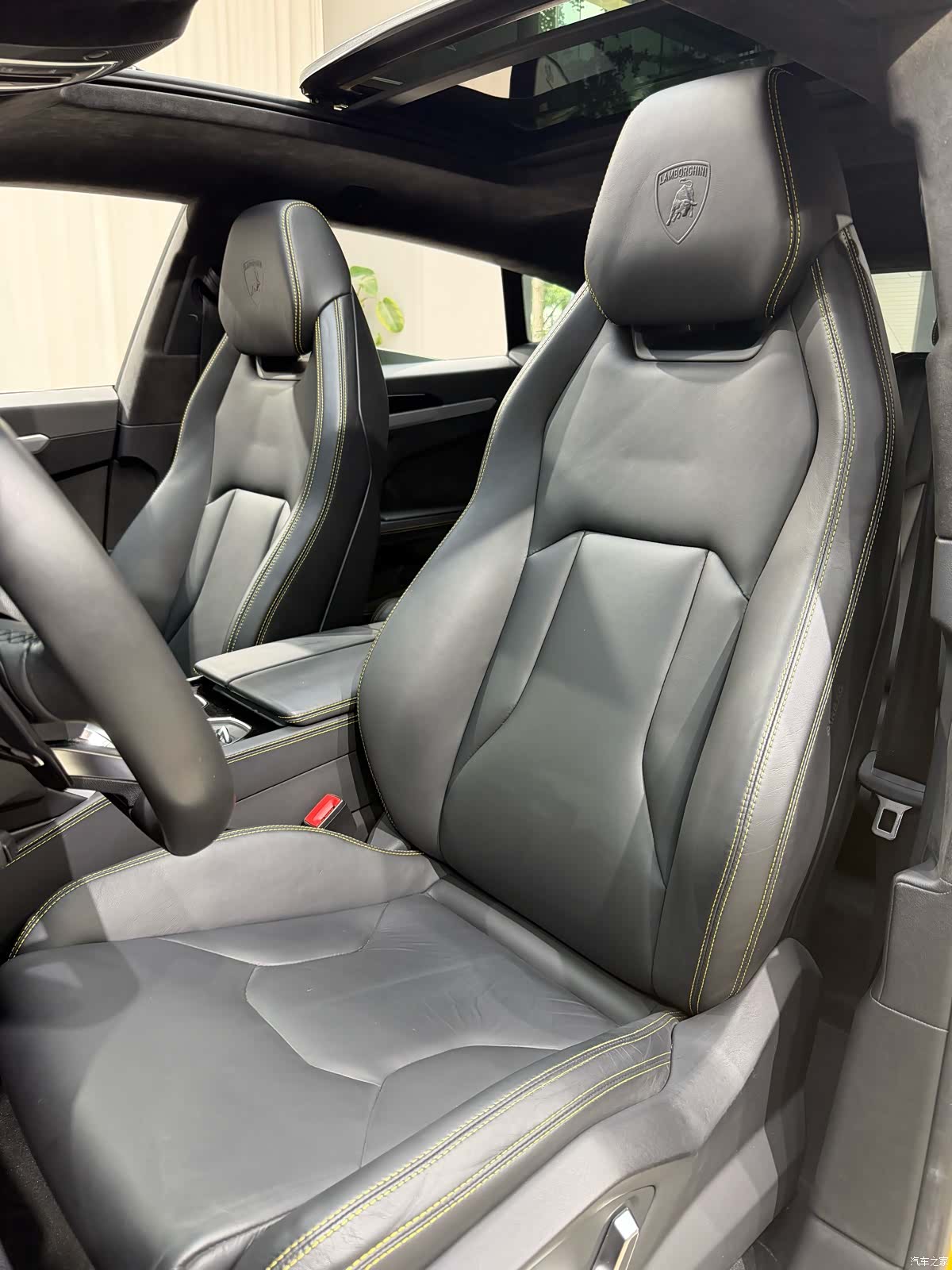 Lamborghini Urus, 2019 9