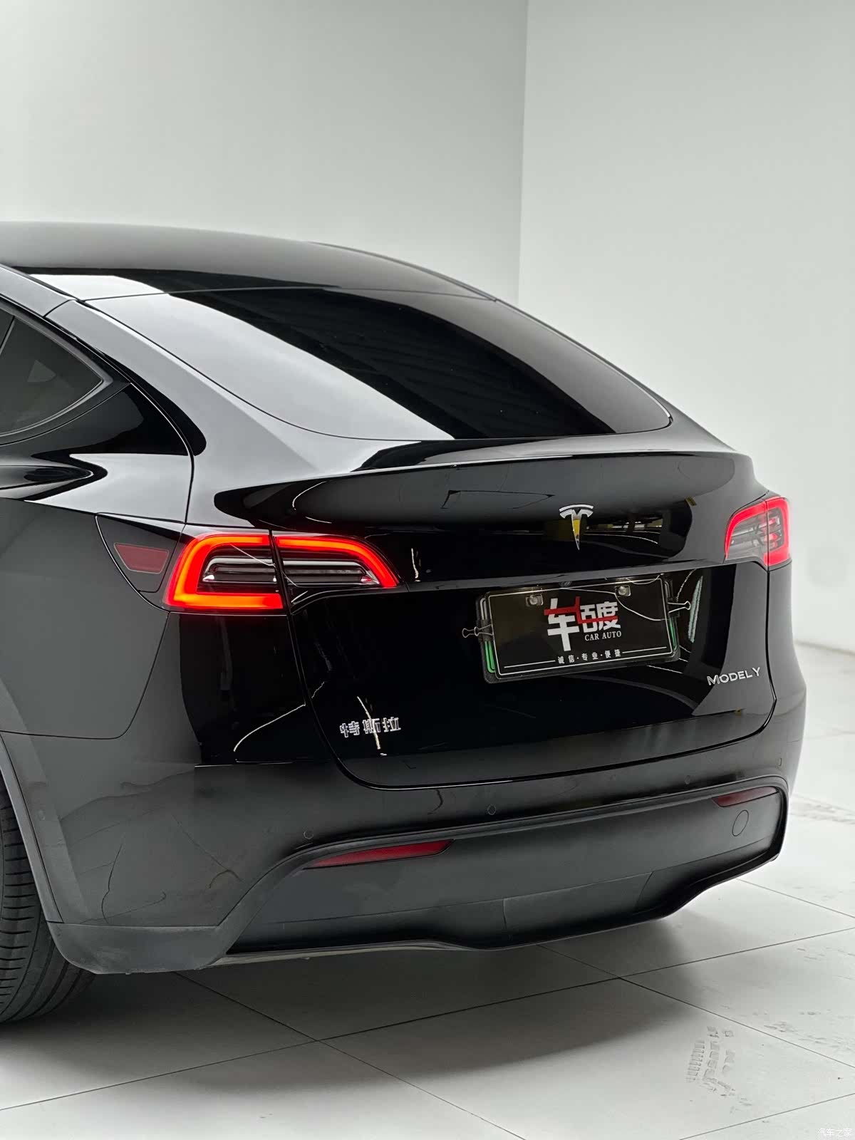Tesla Model Y, 2022 12