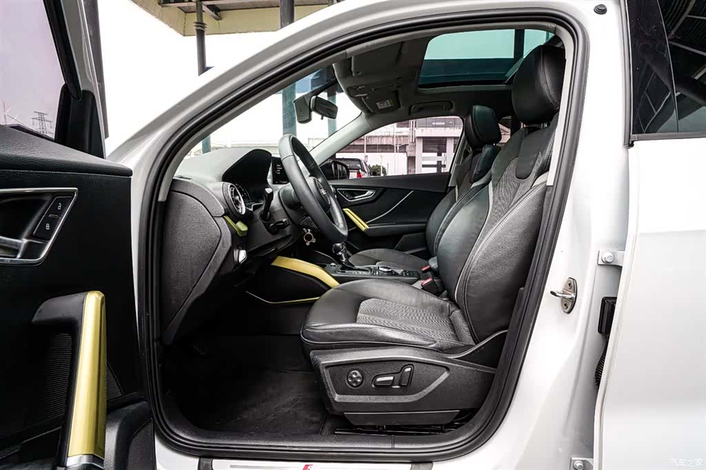 Audi Q2L, 2019 8