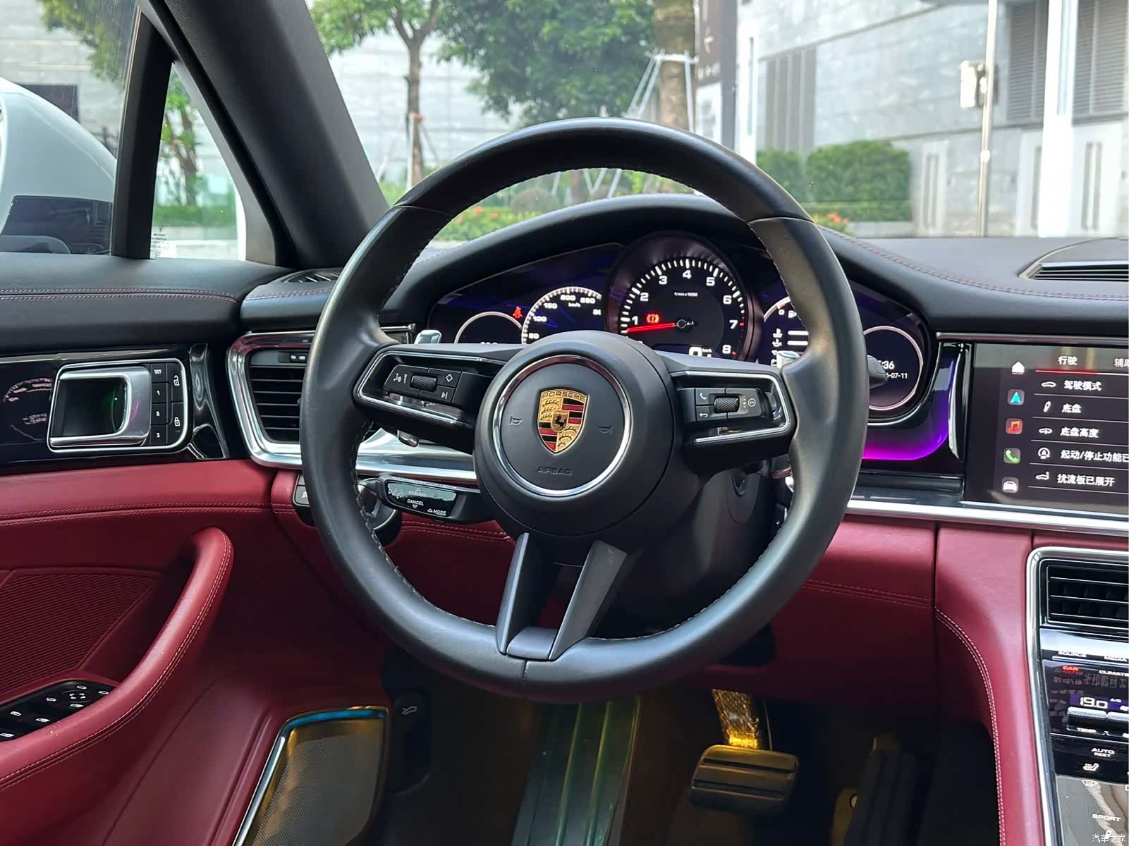 Porsche Panamera, 2022 10