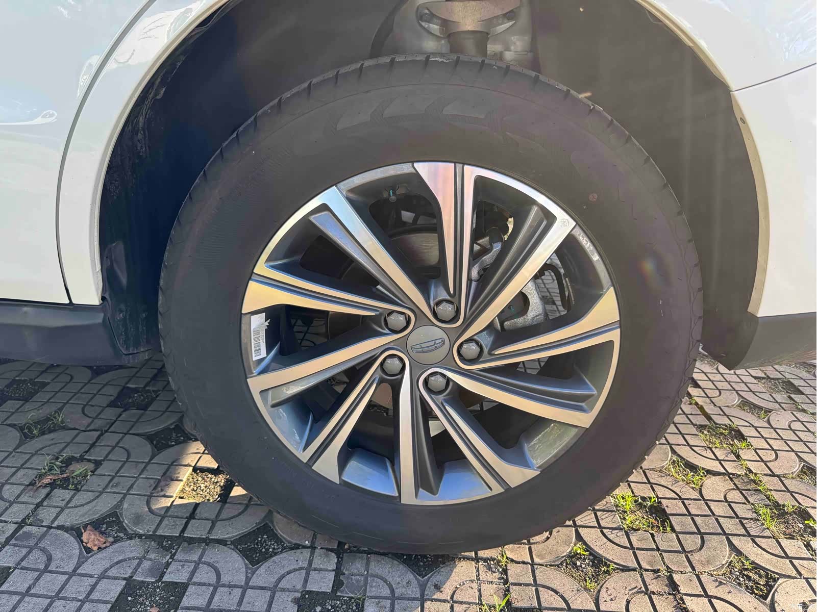 Geely X6, 2023 37