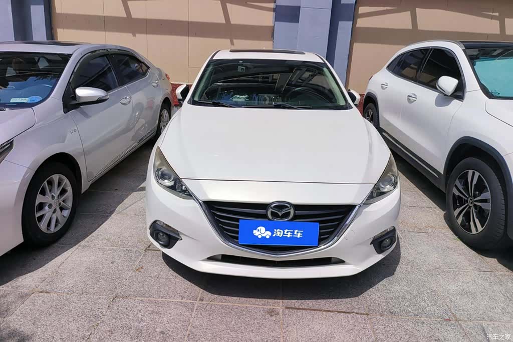 Mazda Mazda3, 2015 2