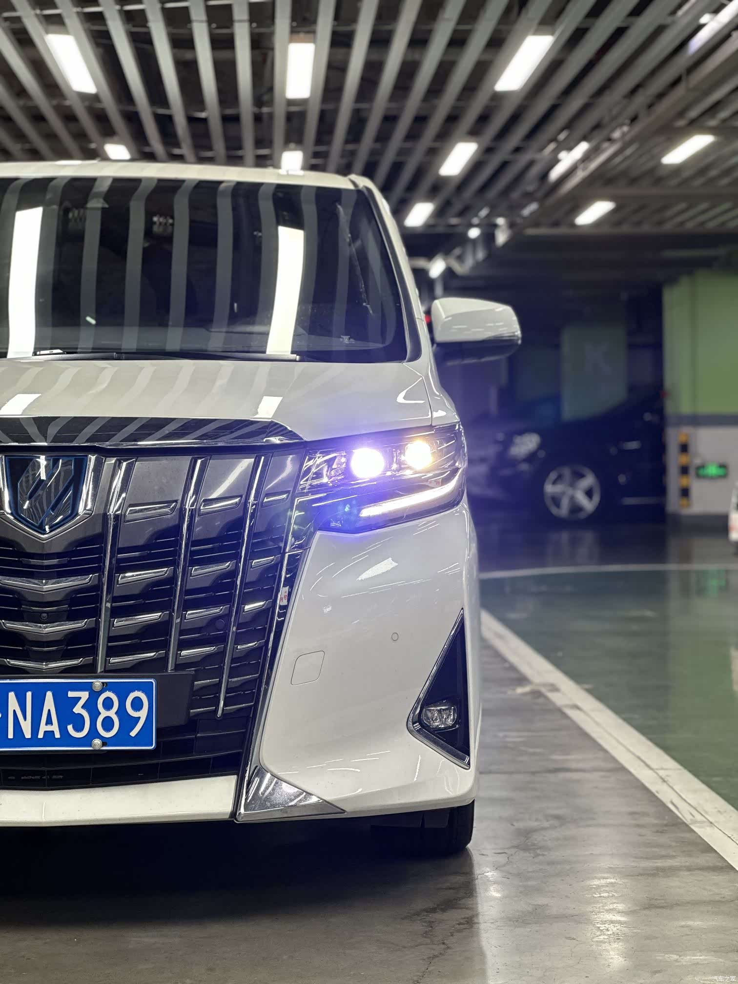 Toyota Alphard, 2021 8