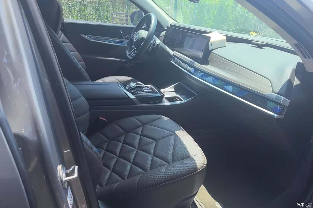 BMW 7 Series, 2024 8