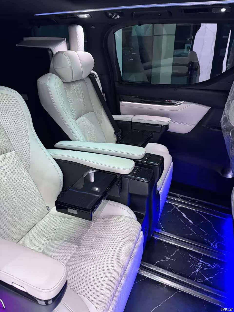 Lexus LM, 2020 9