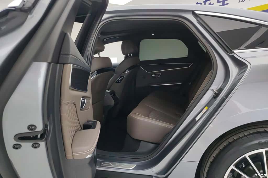 BYD Han, 2023 11