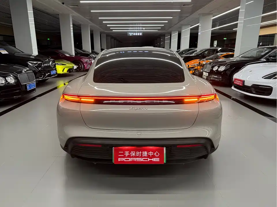 Porsche Taycan