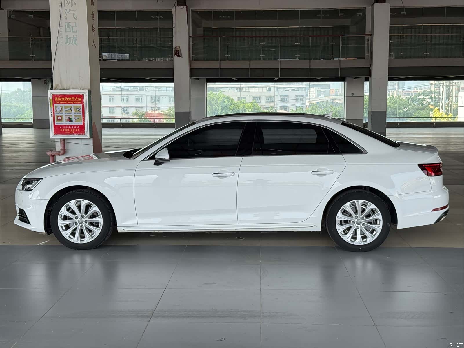 Audi A4L, 2019 3