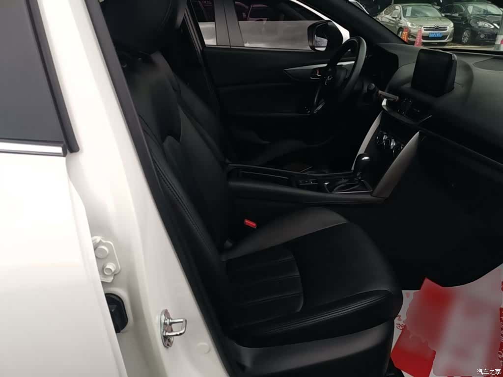 Mazda CX-4, 2019 25