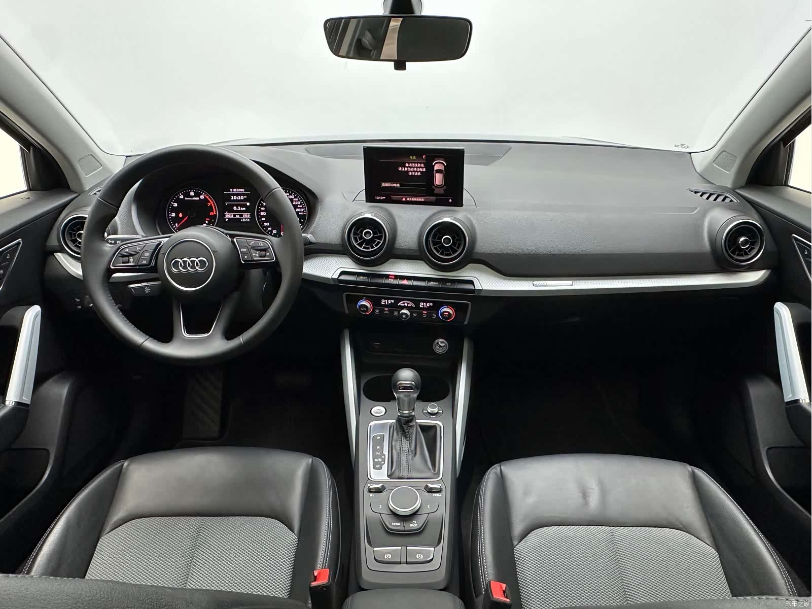 Audi Q2L, 2019 9