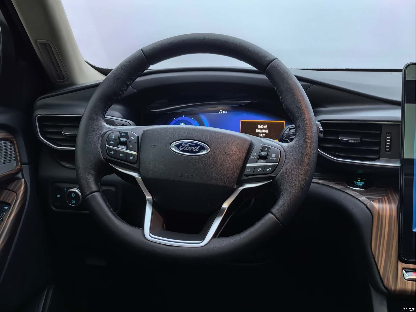 Ford Explorer, 2021 23