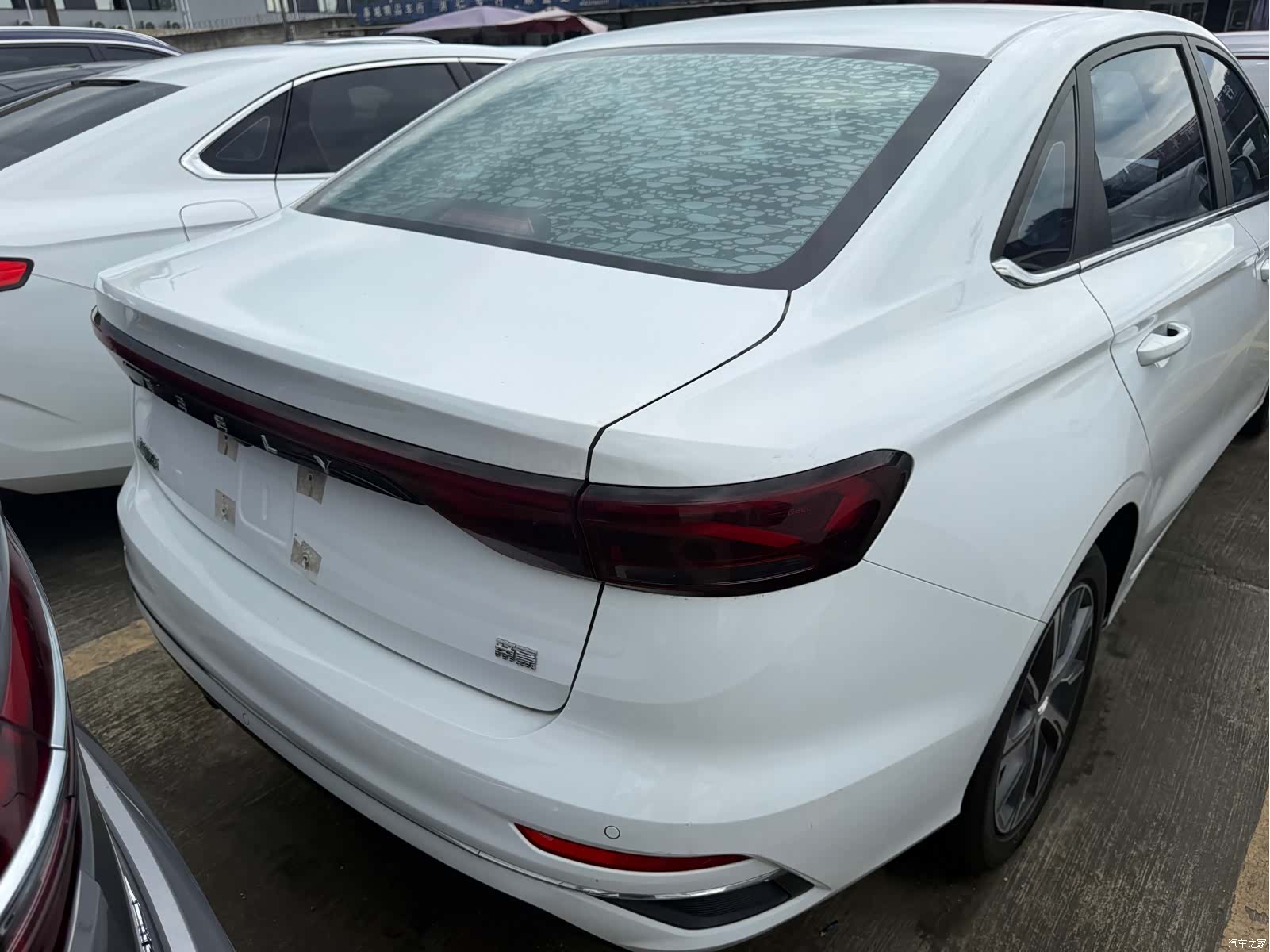 Geely Emgrand, 2023 14