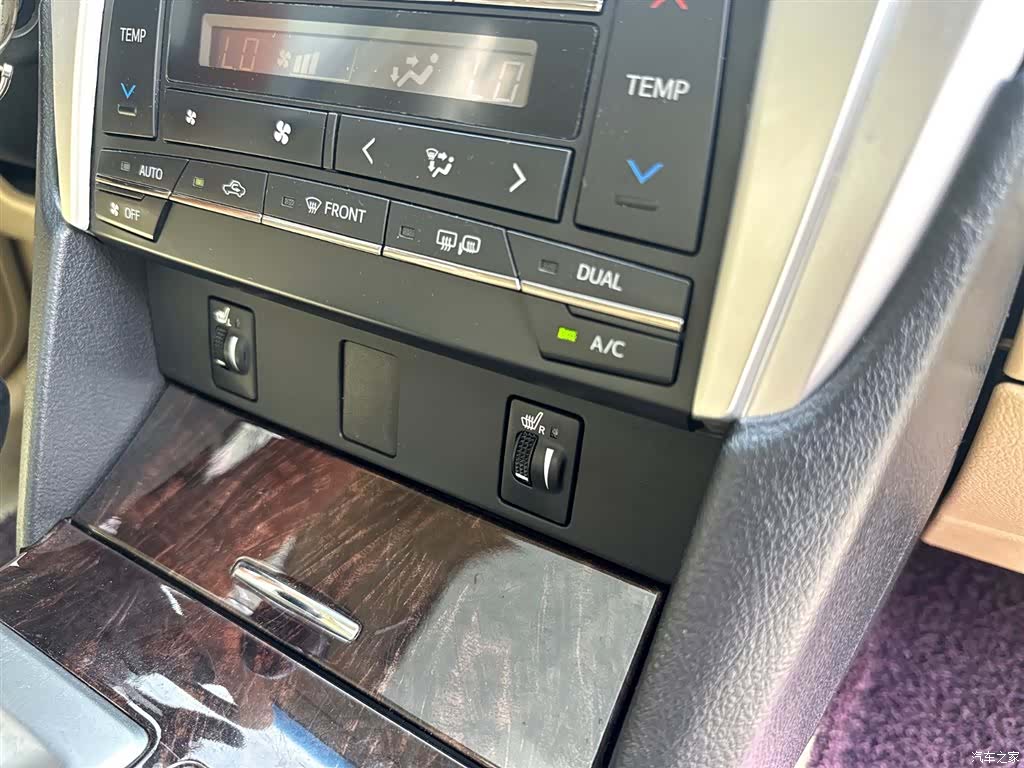 Toyota Camry, 2015 9