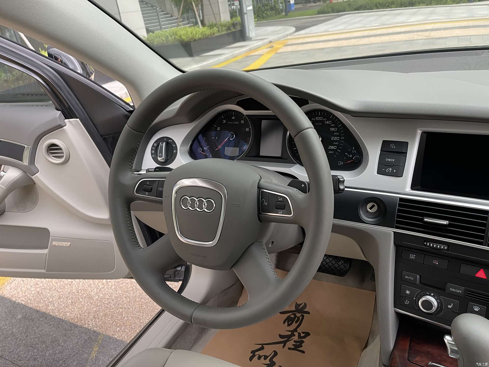 Audi A6L, 2011 13
