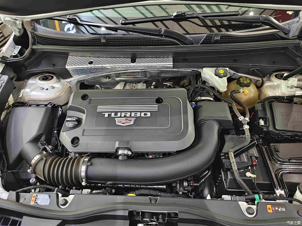 Cadillac XT4, 2020 10