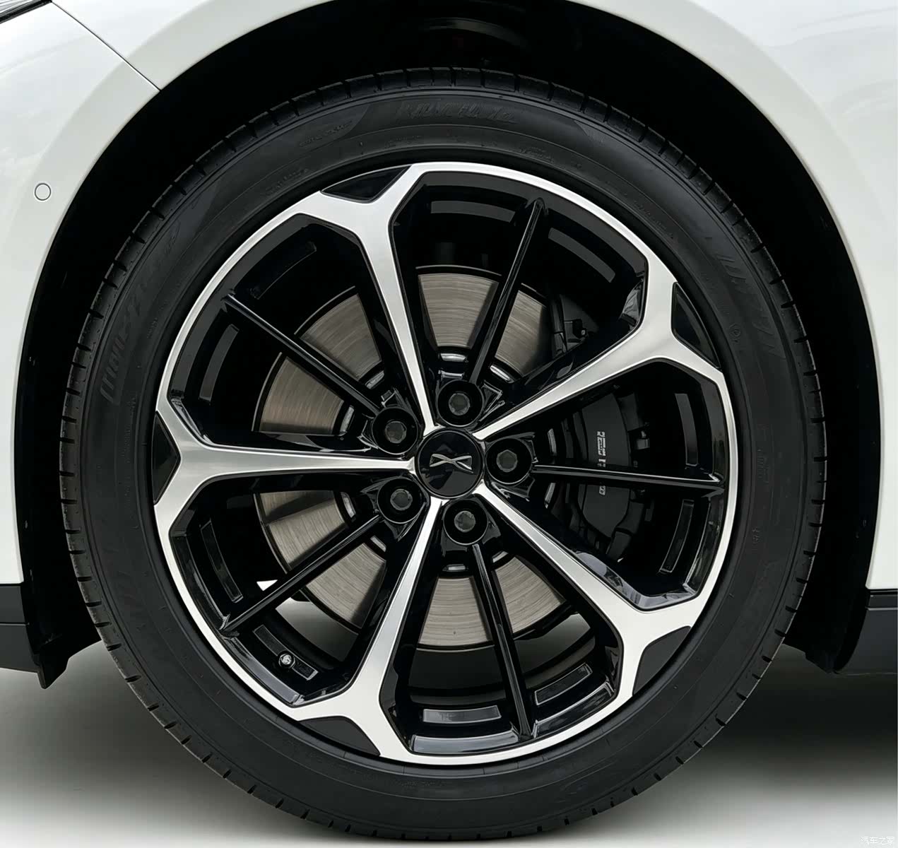Xpeng P7, 2021 15