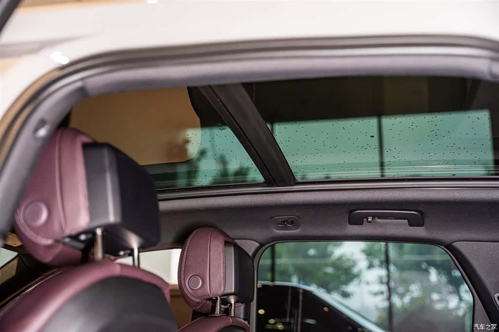 Porsche Cayenne, 2025 12