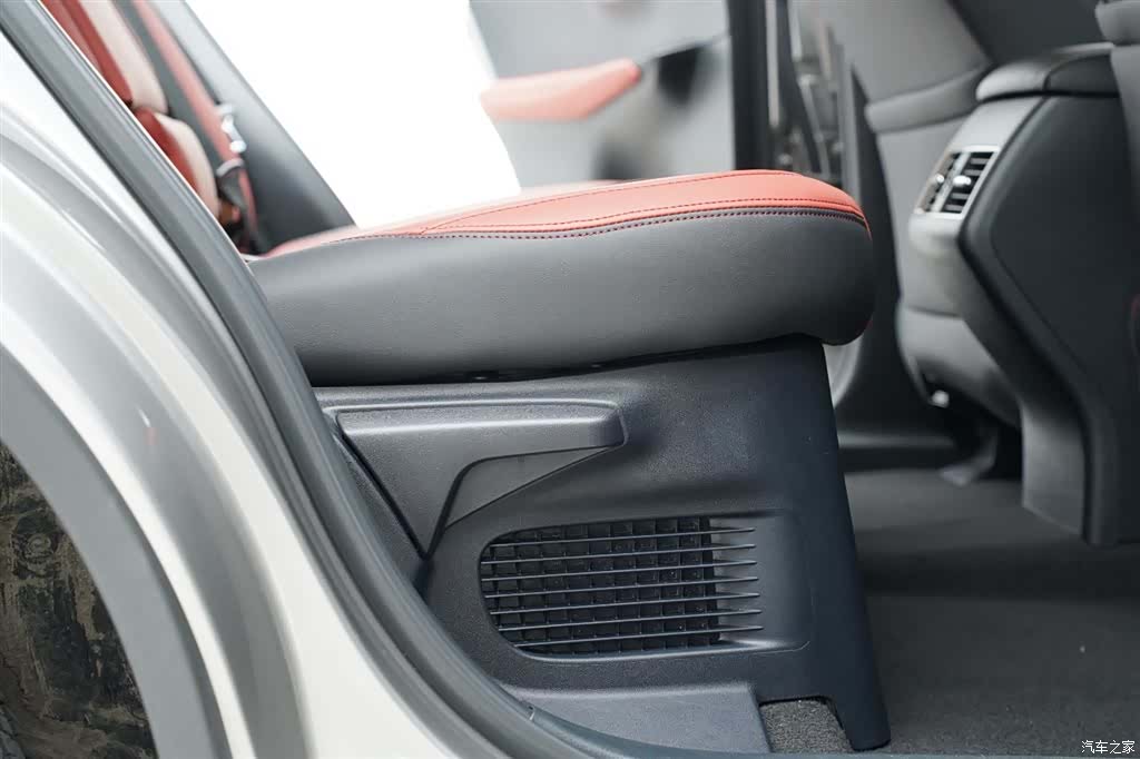 Lexus NX, 2020 14
