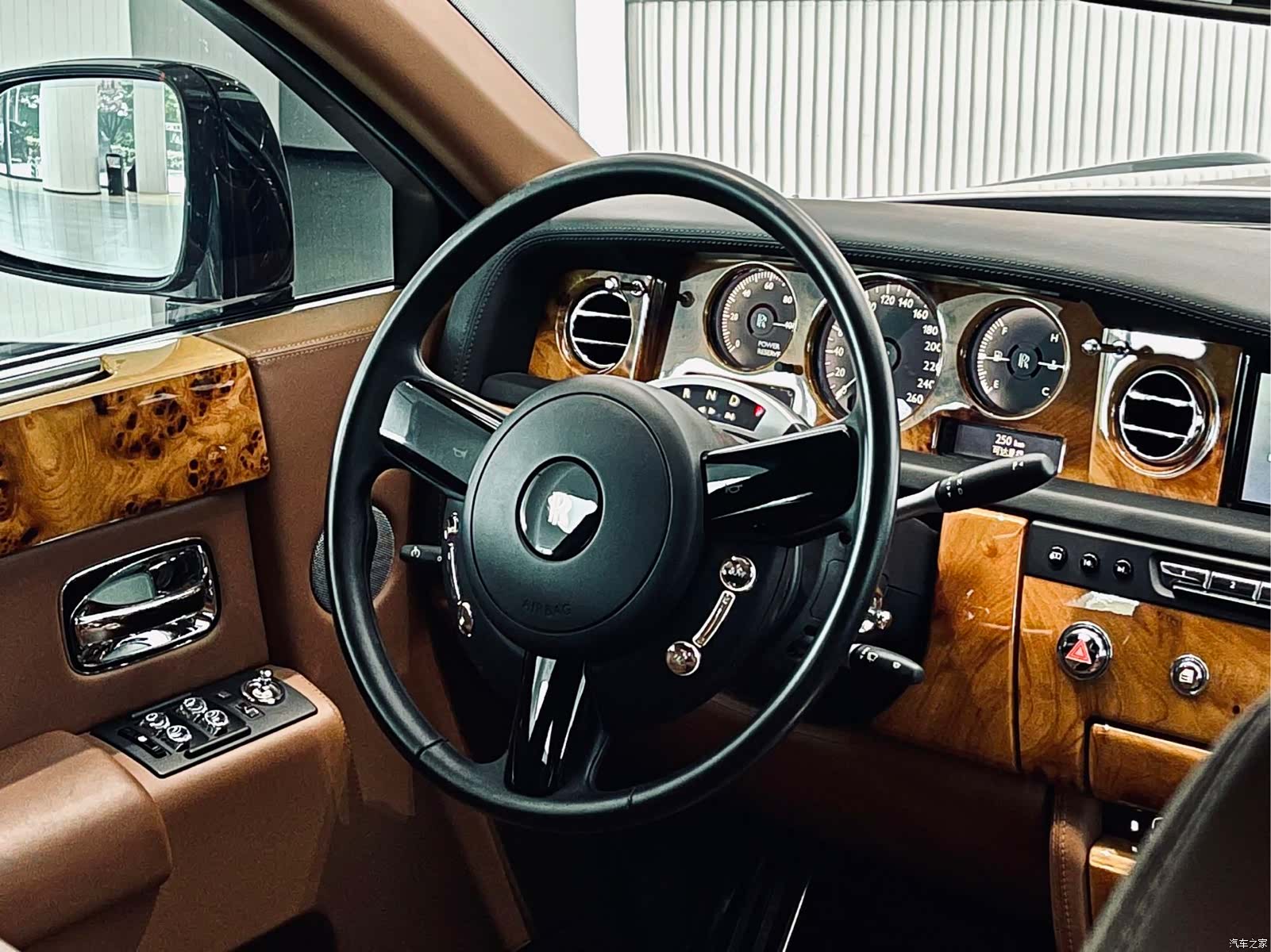 Rolls-Royce Phantom, 2014 6