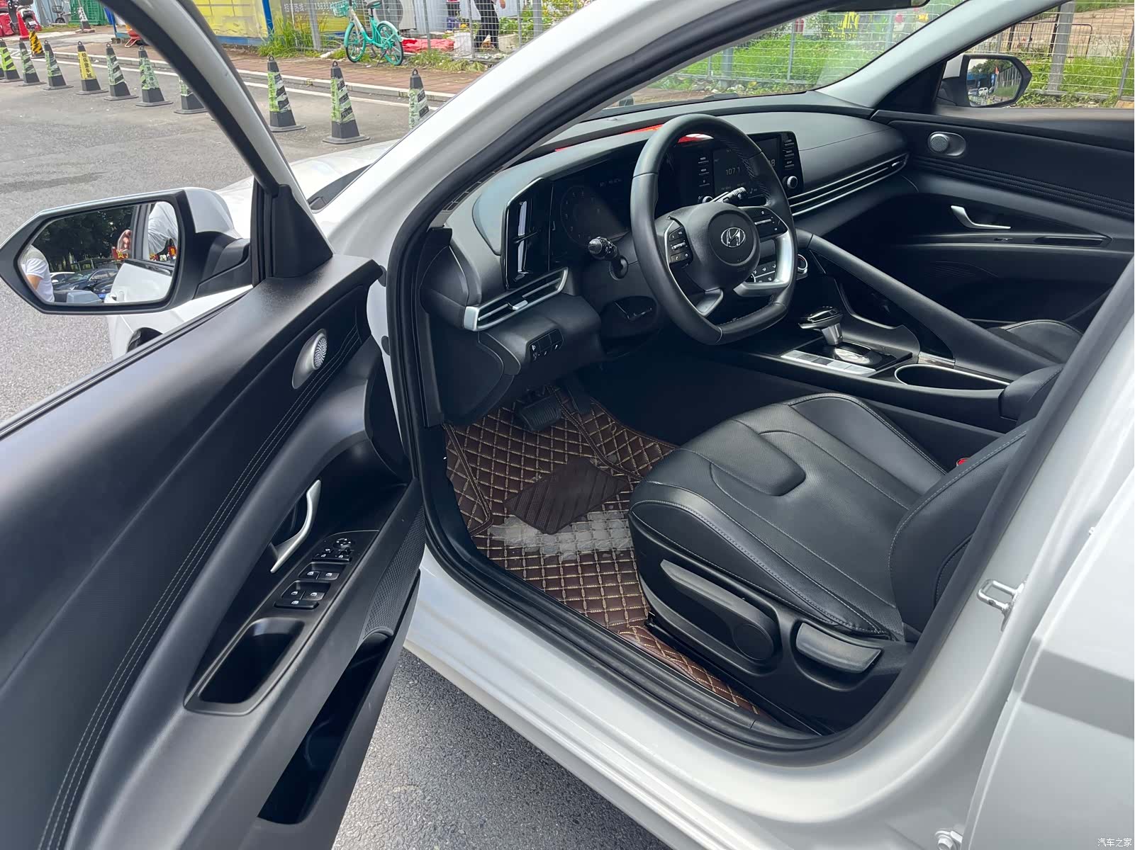 Hyundai Elantra, 2022 8