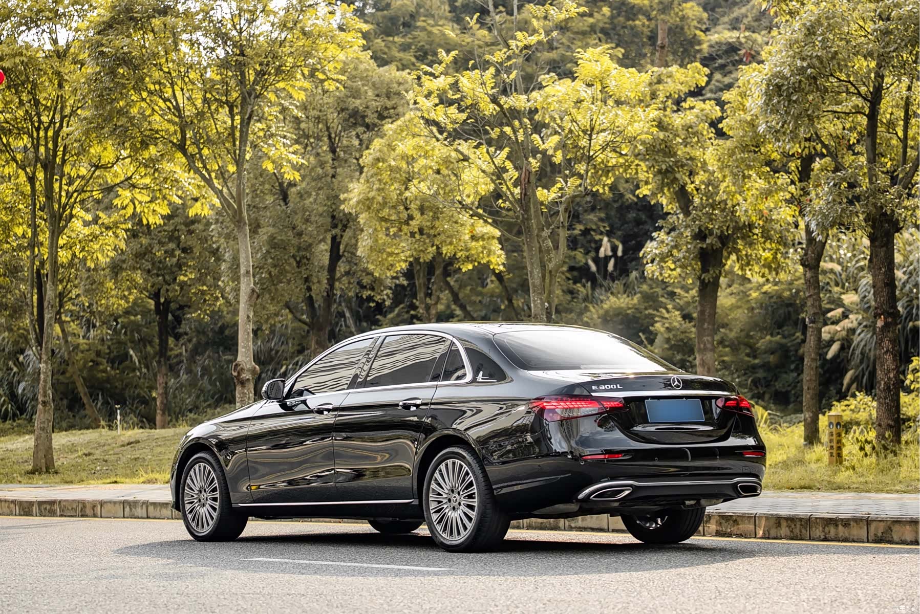Mercedes-Benz E-Class, 2022 15