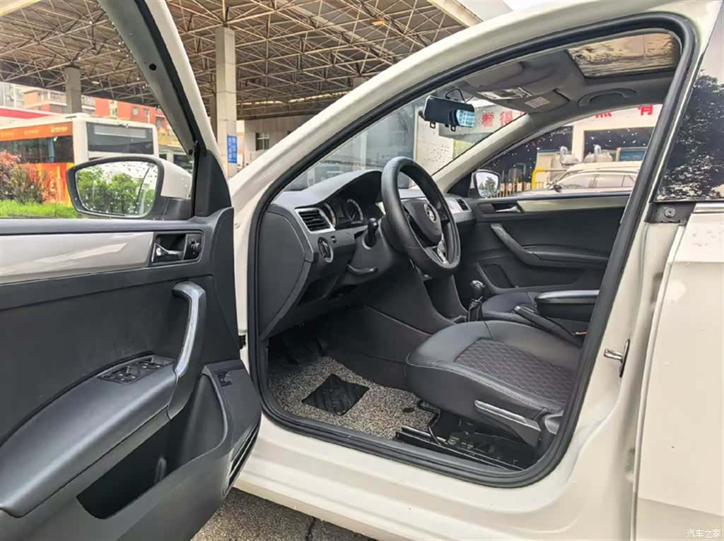 Skoda Rapid, 2018 9