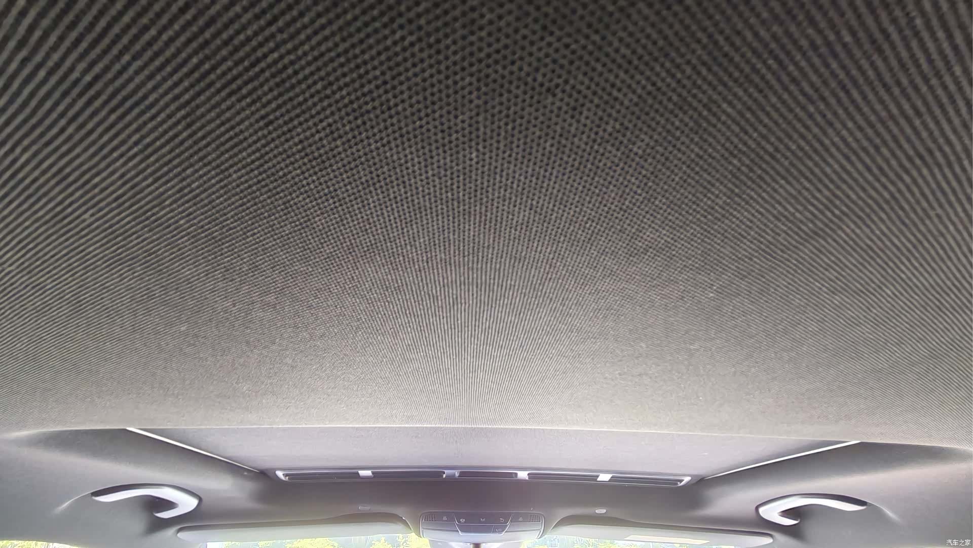 Mercedes-Benz EQC, 2020 23