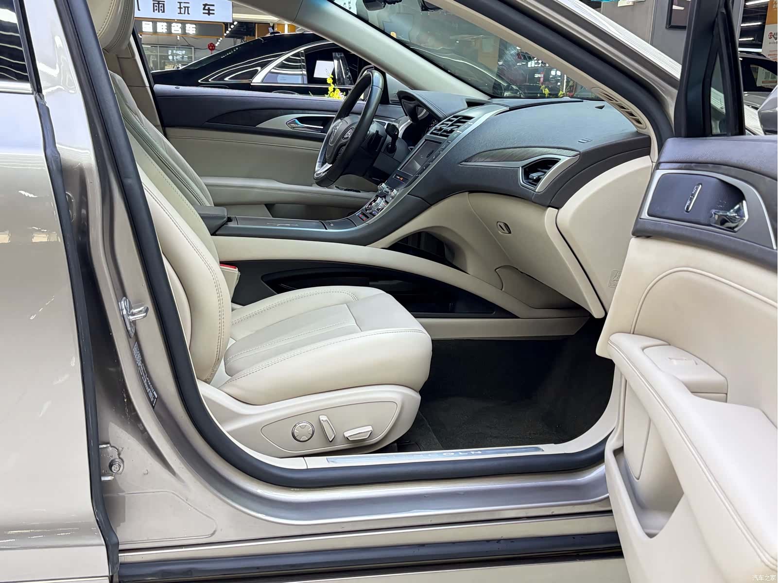 Lincoln MKZ, 2020 16