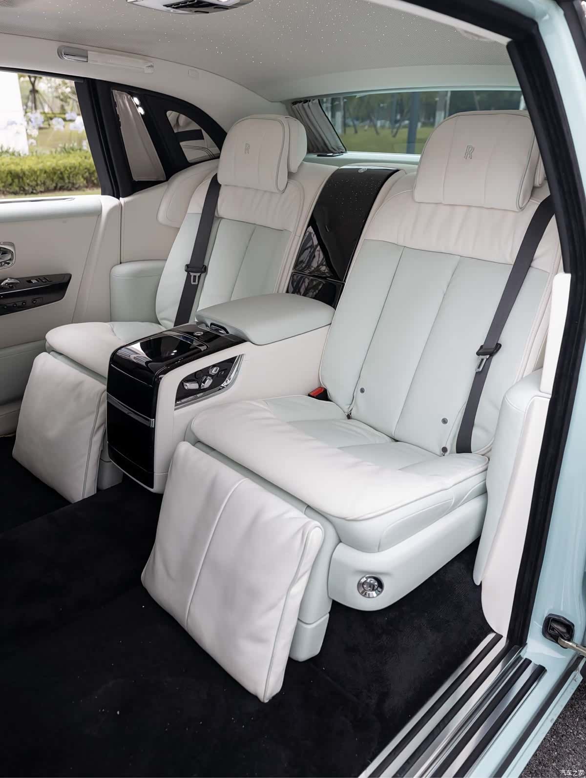 Rolls-Royce Phantom, 2024 20