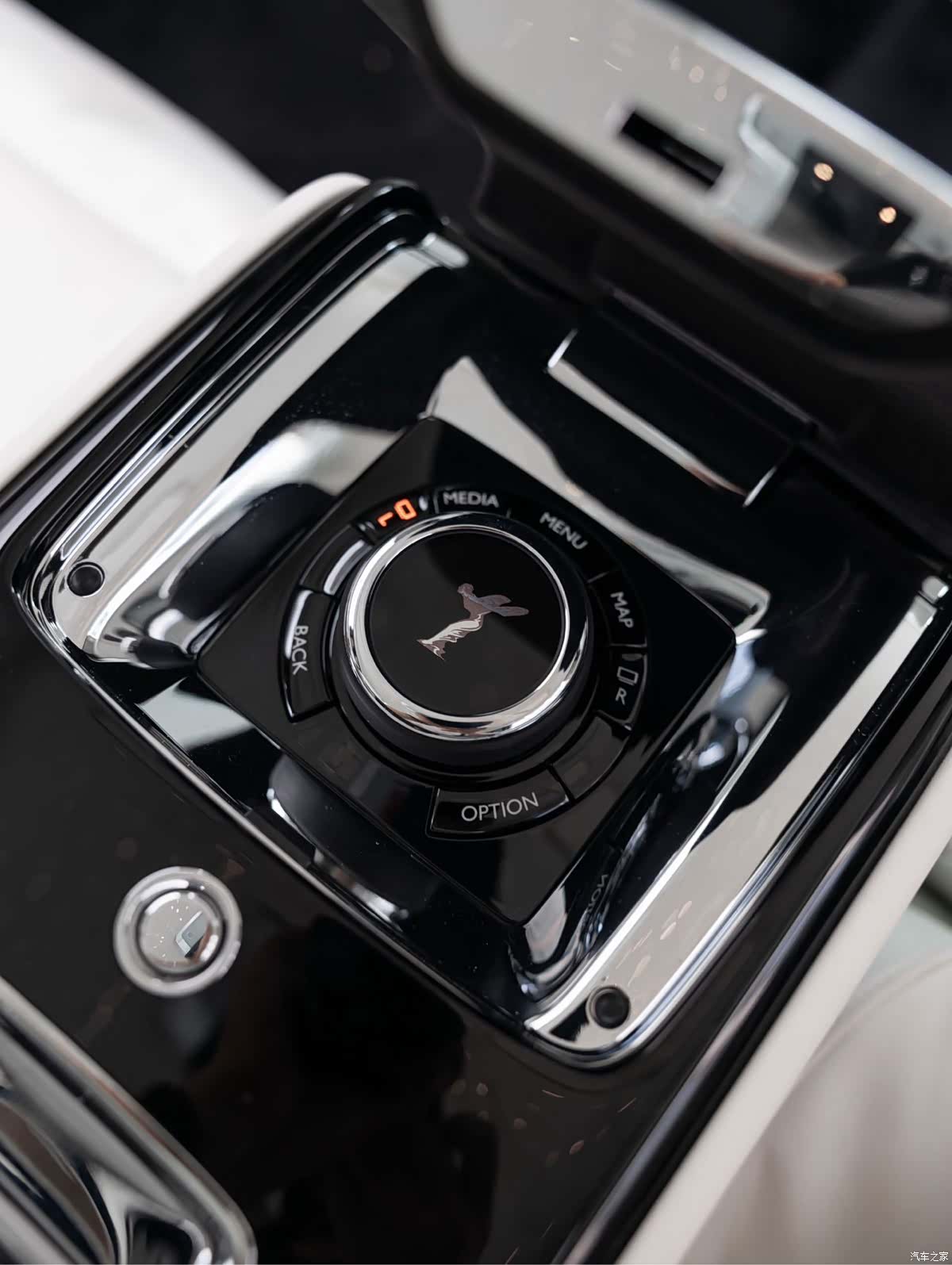 Rolls-Royce Phantom, 2024 23