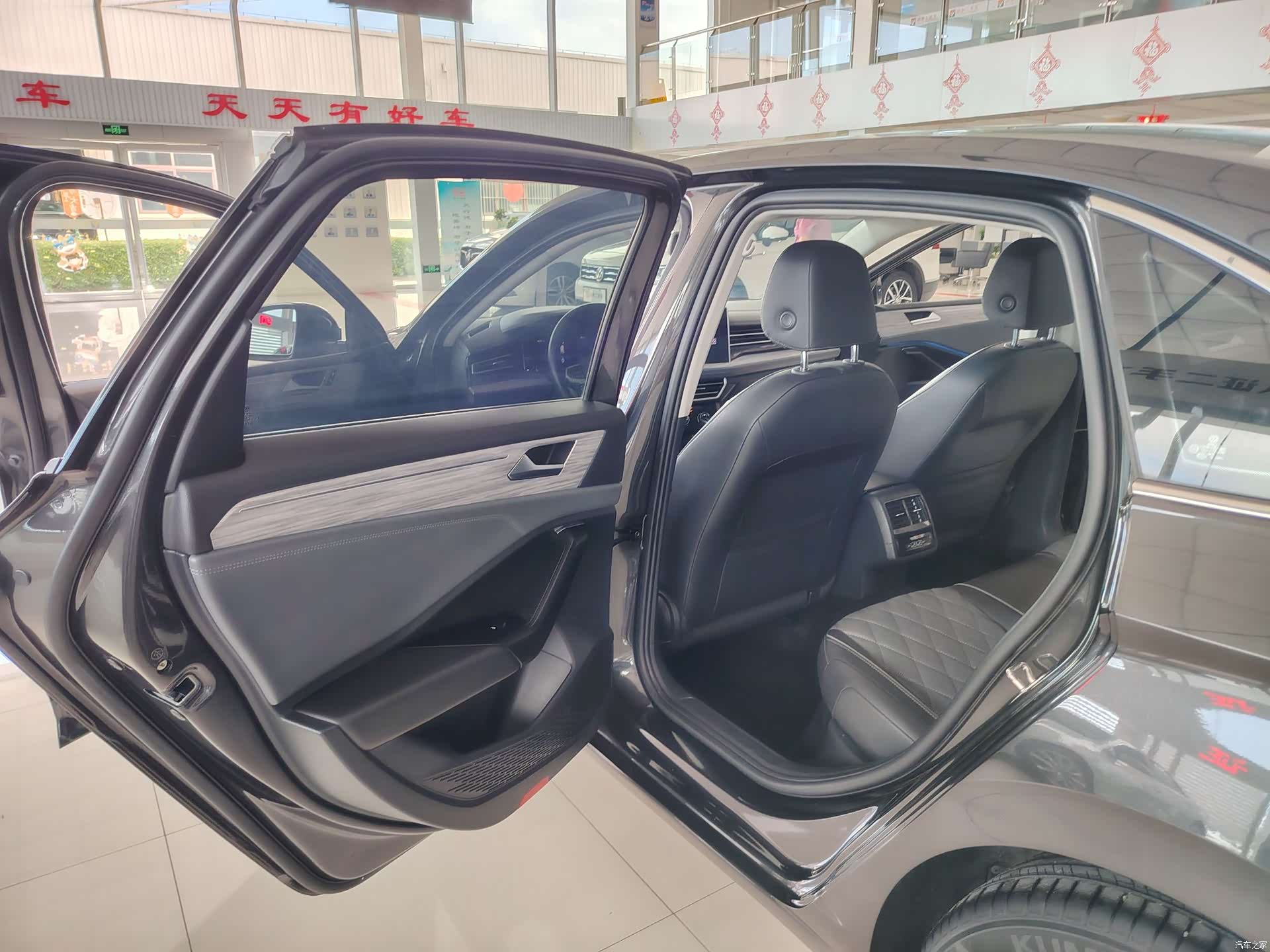 Volkswagen Sagitar, 2022 6