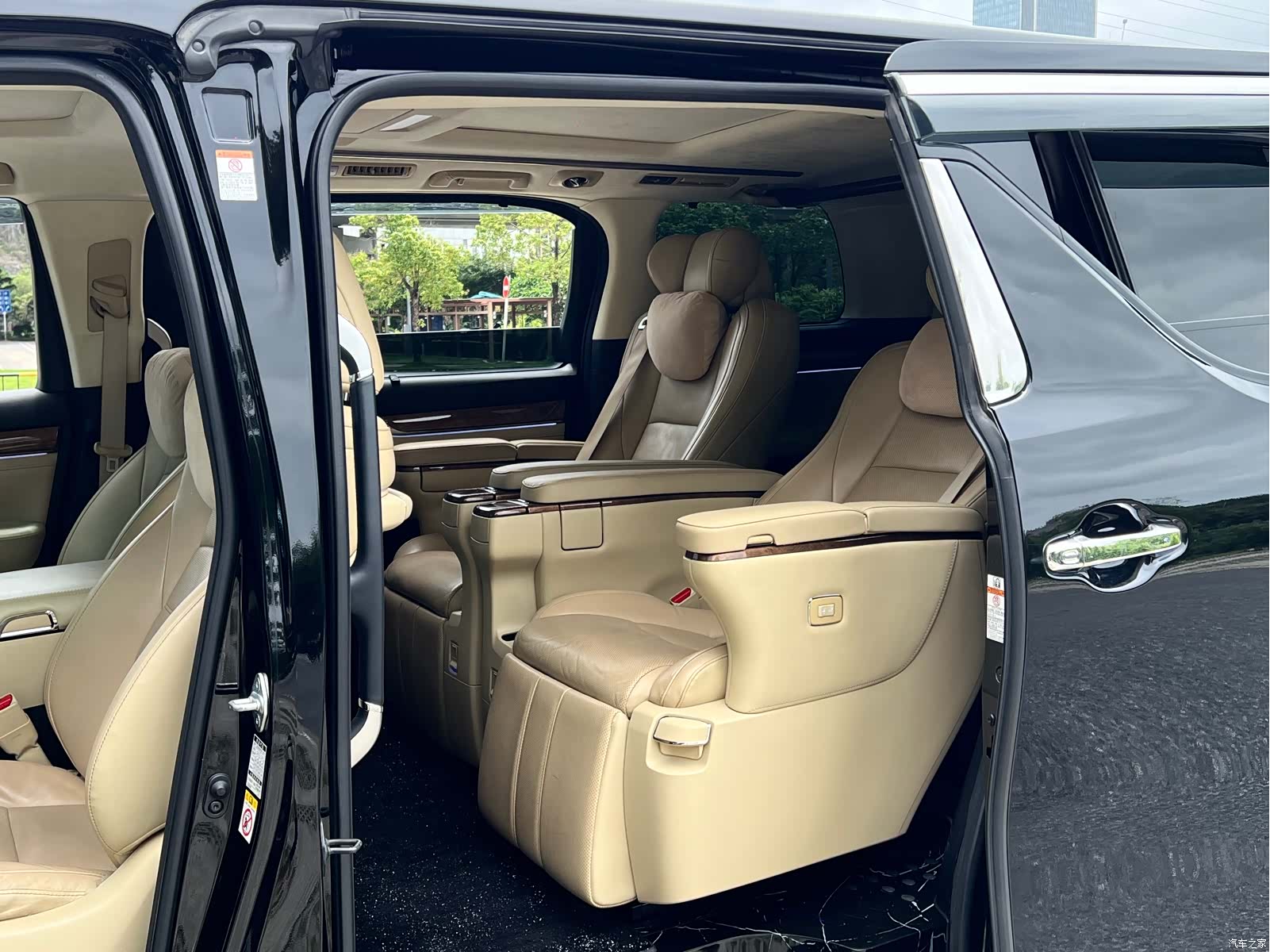 Toyota Alphard, 2017 10
